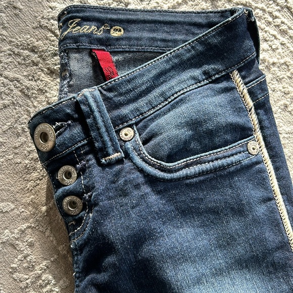 Guess Jeans - Picture 3 of 4